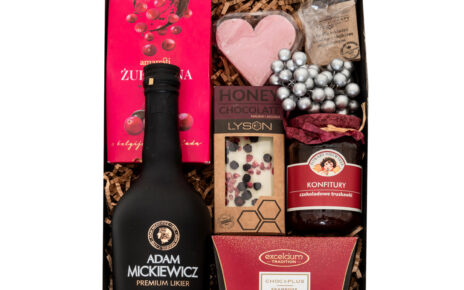 Kosze ze słodyczami i alkoholem